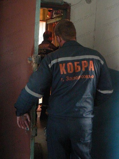 "Кобра" - спасатели оказывают помощь людям в неординарных бытовых ситуациях "Кобра" - спасатели оказывают помощь людям в неординарных бытовых ситуациях